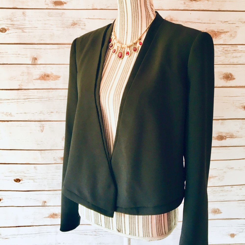 NWOT WHBM Black Cropped Drape Jacket Blazer S. 10 - Picture 4 of 9